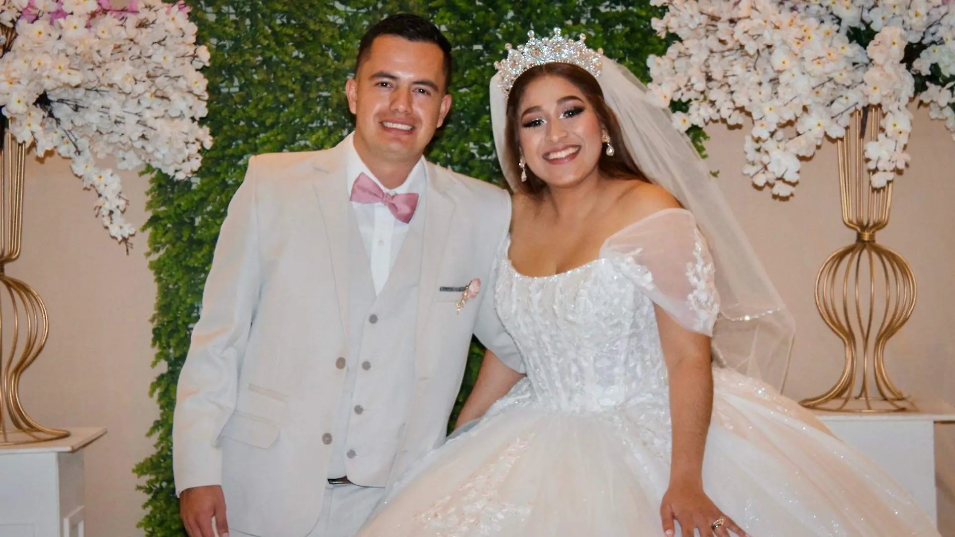 En su boda Jonatán Fernández Rodríguez y Evelyn Daniela Reyes Ávila